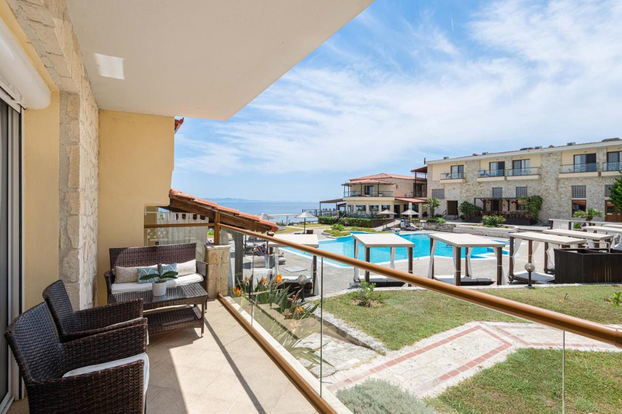 Blue Bay Halkidiki Hotel Afytos Exterior photo