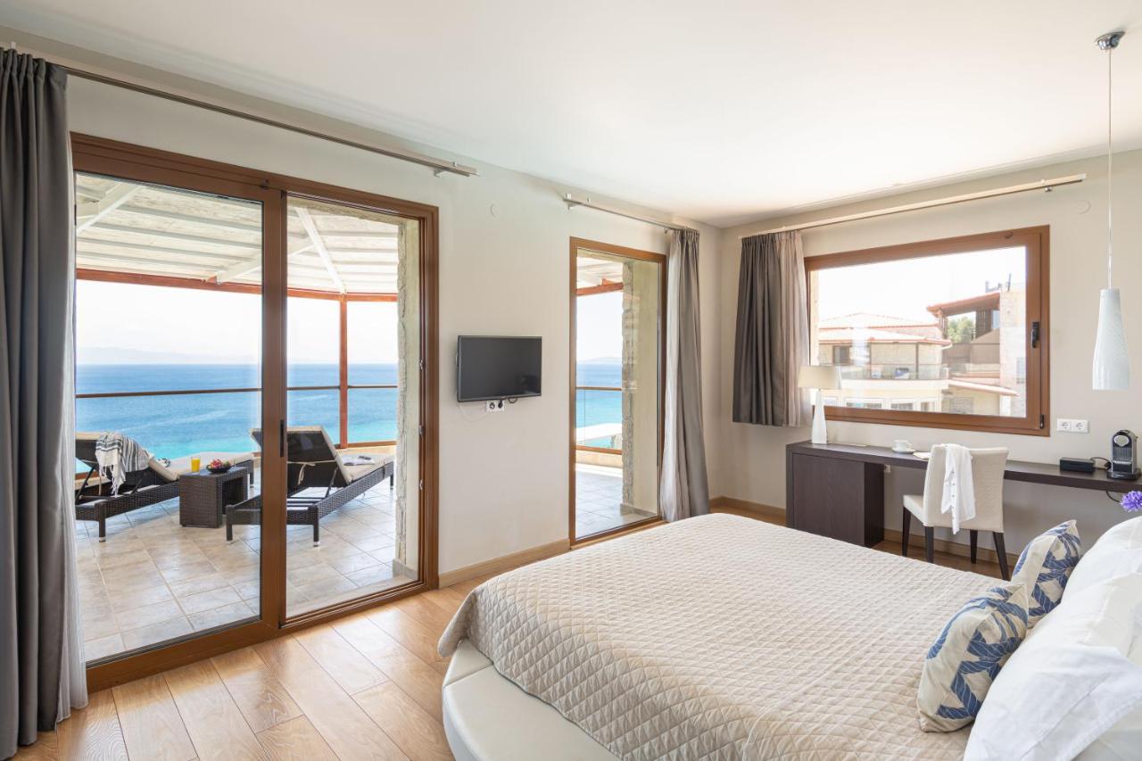 Blue Bay Halkidiki Hotel Afytos Exterior photo