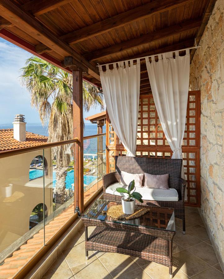 Blue Bay Halkidiki Hotel Afytos Exterior photo