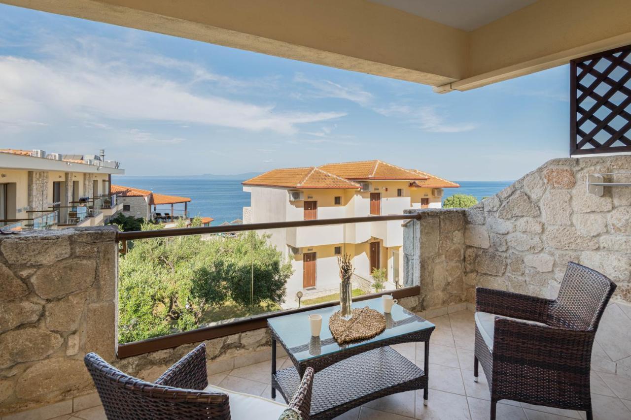 Blue Bay Halkidiki Hotel Afytos Exterior photo