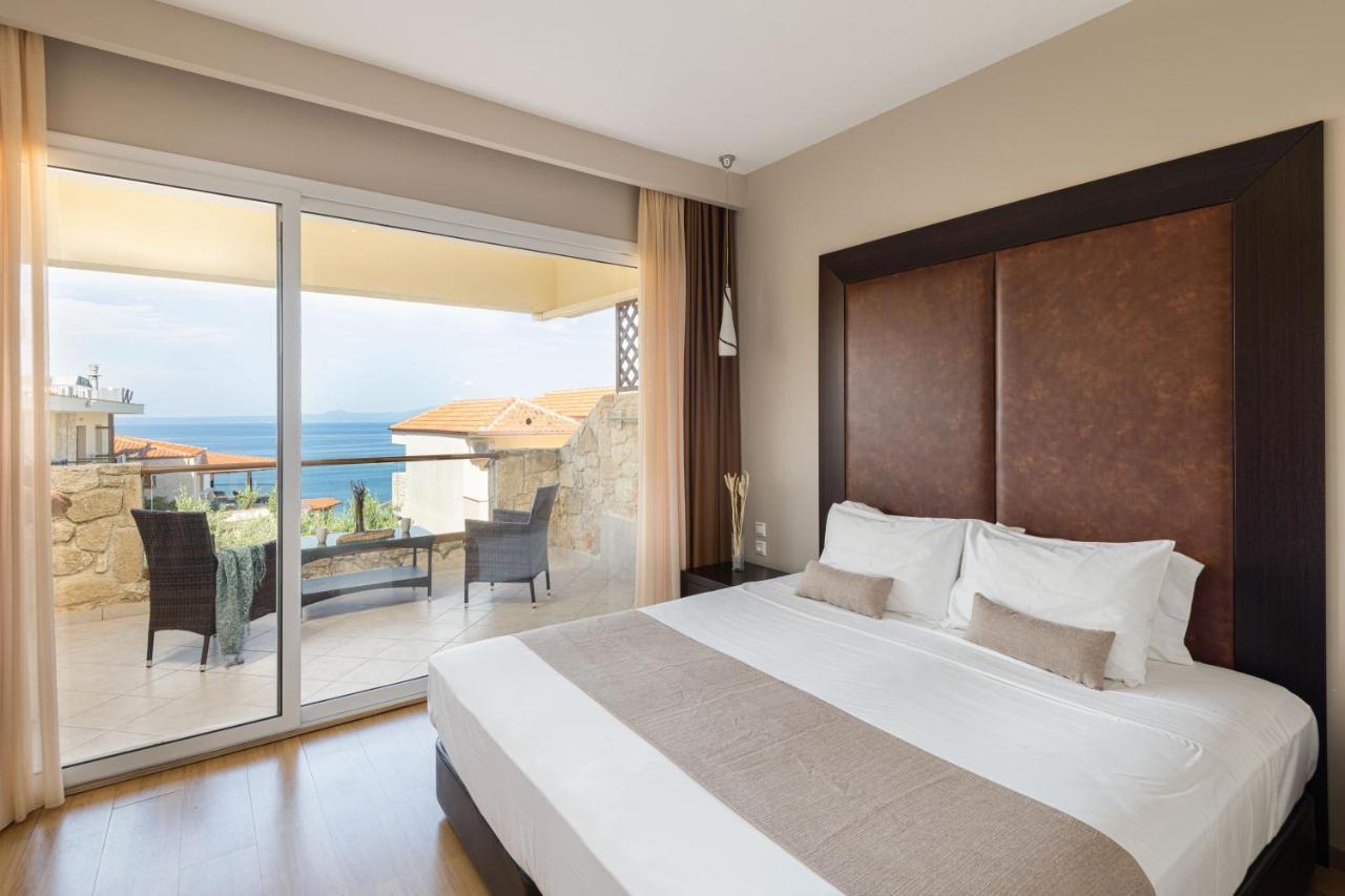 Blue Bay Halkidiki Hotel Afytos Exterior photo