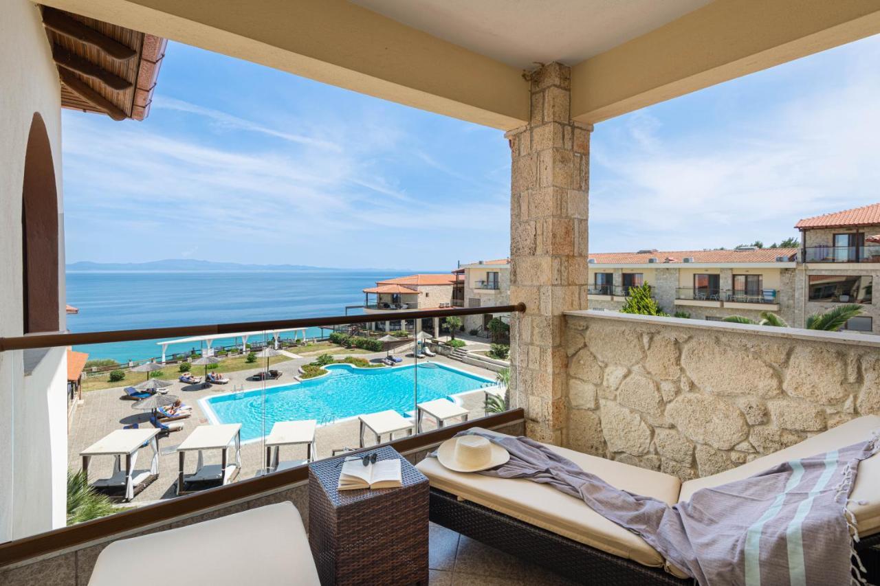 Blue Bay Halkidiki Hotel Afytos Exterior photo