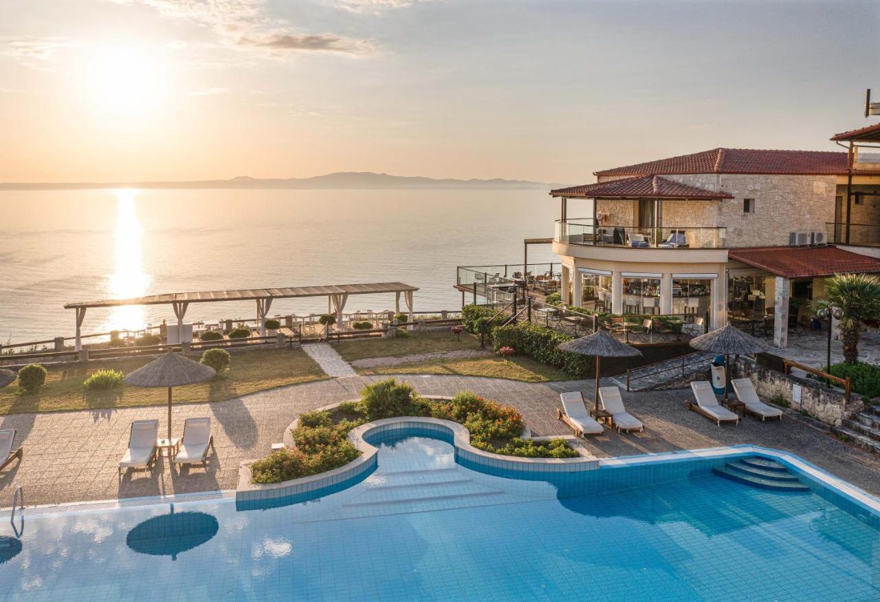 Blue Bay Halkidiki Hotel Afytos Exterior photo