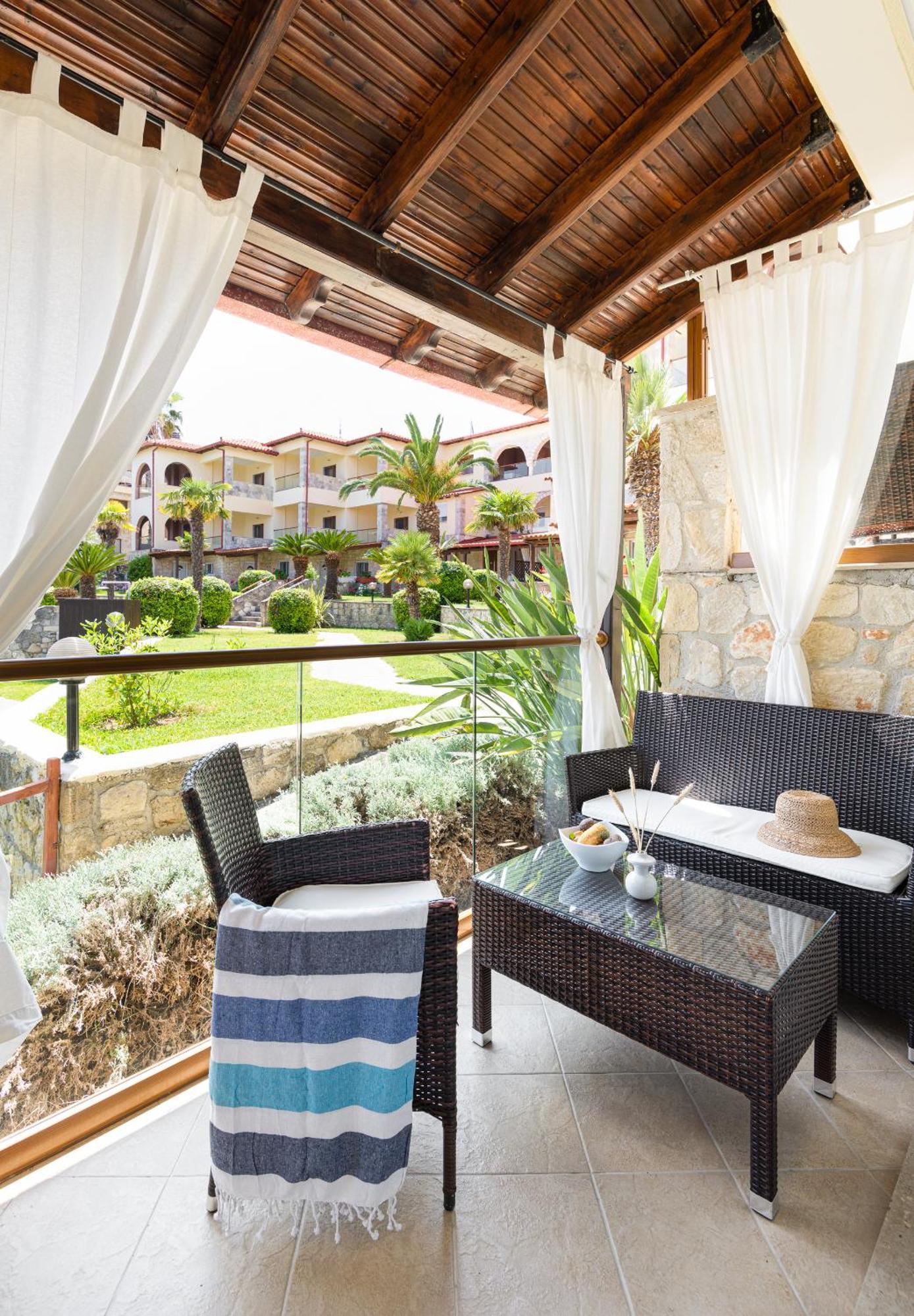 Blue Bay Halkidiki Hotel Afytos Exterior photo