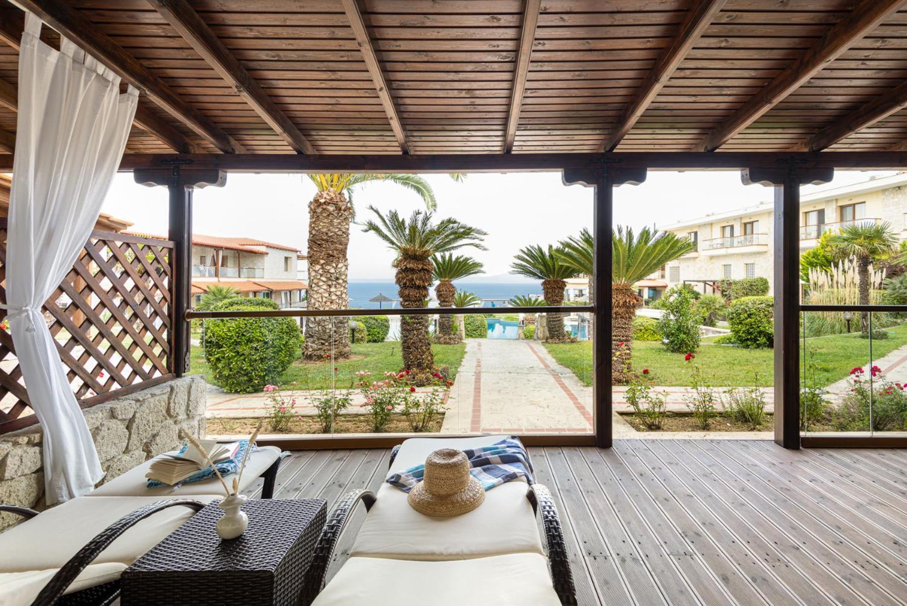 Blue Bay Halkidiki Hotel Afytos Exterior photo
