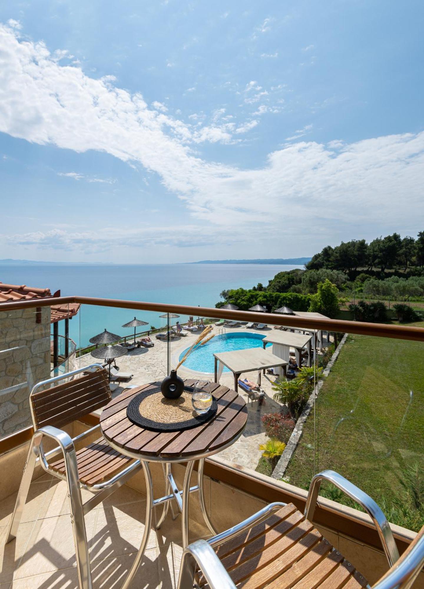 Blue Bay Halkidiki Hotel Afytos Exterior photo
